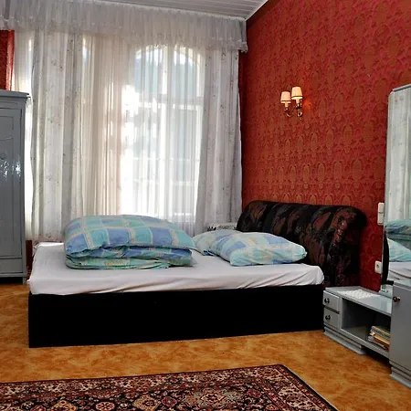 Zamecky Dvur Rudník
